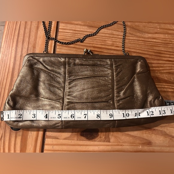 🌶️ Hobo International Bronze Leather clutch. - Picture 9 of 10